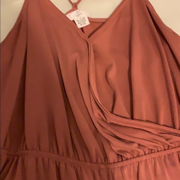 Pink ruffly romper - Picture 3 of 6